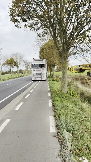 #scaniav8 #v8power #bullbar #fyp #poahh😍💯🔥👌 @jakkestragier @arne @Ruben Masschelein @janty @Henri Desmedt @Trekkerspotten_be @TRUCKSPOTTERMATHISC9 @Bossy_joran😛🚨 @Truckspotter_32