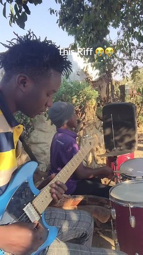 The soukous Riff guitar you might be interested to dance in the kitchen while you’re still cooking 🥘 😃