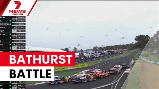 Epic Bathurst 1000 battle in wet conditions