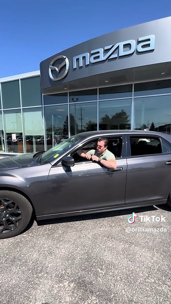 2022 Chrysler 300 Touring L AWD: Luxury & Performance