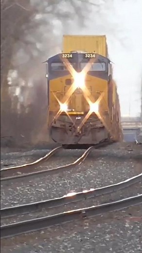CSX I169 Intermodal Double Stack Train from Berea, Ohio 12/28/2024 #shorts #csx #train #railroad #ns