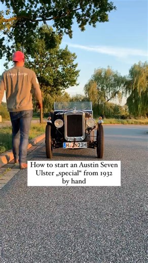 How to start a 1932 Austin Seven Ulster Special by hand 🏁 #prewarcar #classiccar #vintagecar | Jonny's Garage
