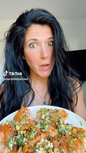 SLOW ROASTED SPICED HONEY SALMON WITH HERBED PISTACHIO-GOAT CHEESE-DATE CRUMBLE! Took a tip from my girl @somethingnutritious & slow-roasted my salmon & I may never go back! WOW! Recipe and instructions below 😍 • For the salmon: 1 lb salmon filet 1 1/2 tbsp honey 1 tsp olive oil 1 tsp cumin 1 tsp paprika 1/2 tsp salt 1/2 tsp garlic powder 1-2 tbsp butter Lemon slices Lime slices • For the crumble: 1/3 cup pistachios 1 oz goat cheese 2 tbsp chopped scallions 2 tbsp chopped cilantro 2 tbsp choppe