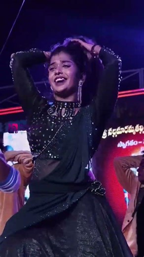 idemitamma maya maya video song dance performance video #teluguoldsongs #youtubeshorts #dancevibes