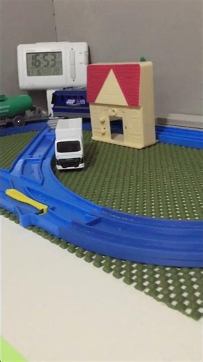 【自動運転 発車&停車 15秒】 JR貨物 電気機関車 + タンク車 ＜狭小レイアウト＞ [251116]