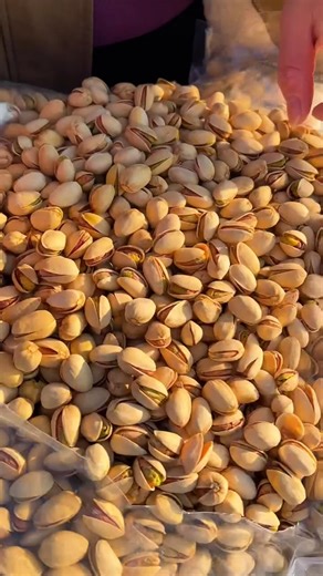 Fresh, Natural & Crunchy Pistachios 🌰✨ #pistachios #shorts