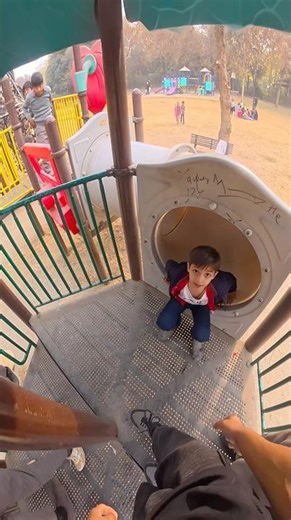 Bela ciao crowded playground parkour climbing pov