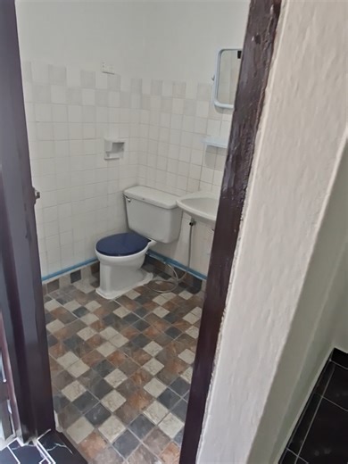 Din Daeng နေချင်သူတွေအတွက် အခန်းသန့်အခန်းကျယ်ရမယ်နော် Palladium Night Market 20 မိနစ် လမ်းလျှောက်ရောက်နော် တစ်လ 3,700 စဘော်=3,700 Keycard =1,50 ရေ ၁ ယူ နစ် =20 ဘတ် / မီး 9 ဘတ် ချက်စားရ ဝရန်နာပါ ၃ယောက်ထိနေလို့ရ အနည်းဆုံး 5 လနေပေးရပါမယ်#ထိုင်းရောက်ရွှေမြန်မာ🇲🇲🇲🇲🇲🇲 #foryoupa .