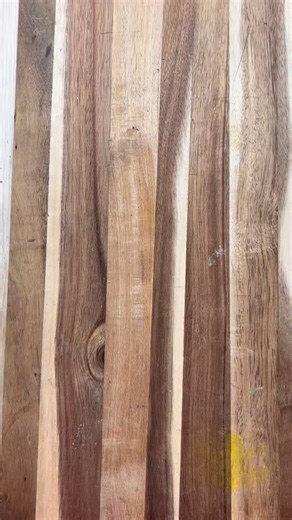 Corrina Campbell on Instagram: "Don’t tell anyone…😂 …but after this video, you’ll be that person who can casually draw Santa like it’s no big deal. No tracing, no tutorials… just pure, raw talent (obviously 😉). This is hands down the easiest way to draw Santa, perfect for kids, classrooms, crafty grown-ups, and anyone who wants to make magical handmade cards this year 🎨✨ Here’s how to draw him: 👃 Start with the nose 👀 Add two big wide eyes 😊 Then the mouth, rosy cheeks, and ears 🎅 Top it 