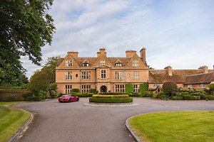 A winter warming stay at revamped Horwood House in the heart of the Buckinghamshire countryside