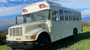 Love this skoolie? Please see more details here! https://tinyhouselistings.com/listings/2004-international-bluebird-bus-skoolie Welcome to this 2004 International Bluebird Bus Skoolie tour! In this video, we take you through this beautifully converted tiny house on wheels. Explore the clever space-saving design, stunning interior, and ingenious storage solutions that make this skoolie the ultimate cozy retreat. Join us as we showcase the comfortable sleeping area, fully equipped kitchen, and sty