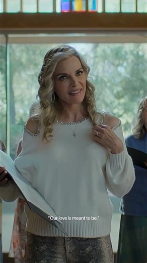 Church choir soloist Michelle Pfeiffer. No notes. #MargosGotMoneyTroubles