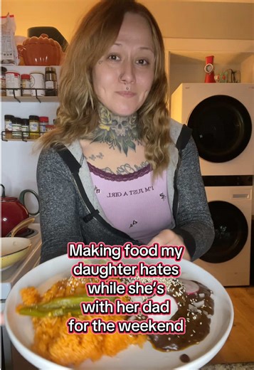 My daughter hates mole, but since she’s at her dads I figured I could make some for myself. Let me show you the easiest way. #mole #mexicanfood #cookinghacks #easyrecipe #singlemomlife