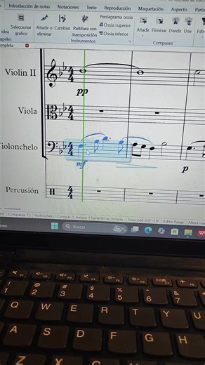 ¿Alguna vez soñaste con componer tu propia obra musical, pero no sabías por dónde empezar? 🎹✨ Todo comienza con una idea: el tema A, ese motivo inicial que expresa la esencia de tu obra. 🎶 A partir de ahí, la magia ocurre al armonizarlo, darle color, textura y emoción. Podés desarrollar este tema a lo largo de toda la composición o dejar que otros temas aparezcan y dialoguen con él, creando contraste y movimiento. Imaginate tener las herramientas para transformar tus ideas en música real — que