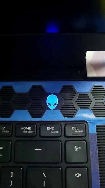 My X15 R1 suddenly turn off and now it flashing logo light this. I couldn't find problem related to this code. I know you guys up here are all wizard or sorcerer supreme, please help me :(