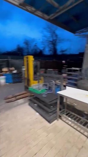 Porta scorrevole a sfondamento con serranda di sicurezza | Soluzione per GDO