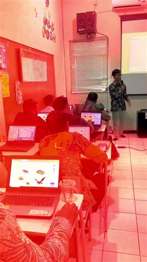 Pelatihan Pembelajaran Interaktif ClassPoint untuk Guru Sekolah Islam Terpadu Al Uswah Surabaya