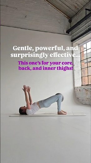 Gentle shoulder bridge = stronger glutes, core & posture! #shoulderbridge #pilatesforbeginners