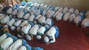 2.1K views · 132 reactions | #Two_Rakat_Of_Instructional_Salah_For_KG_Classes_Which_Is_Going_On_Daily_Basis #Albani_Islamic_School__Jamia_Chowk_Nowgam_Srinagar #Mᴜsᴛ_Wᴀᴛᴄʜ_Aɴᴅ_Sʜᴀʀᴇ ☜شئیر ضرور کریی ہوسکتا ہے آپکی ایک شئیر کرنے سے یہ بات کسی کے دل میں اتر جاے اور اُسکی زندگی بدل جایے... | Jamiat ahle-Hadith Ganderbal Web | Facebook