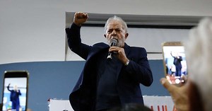 Bolsonaro "lambe botas" do governo dos EUA, ataca Lula
