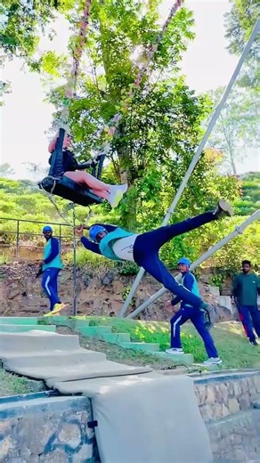 චරිතයක් තමයි #travel #shortvideo #love #nature #srilanka #ellaswing #1millionviews #funny #fipシ