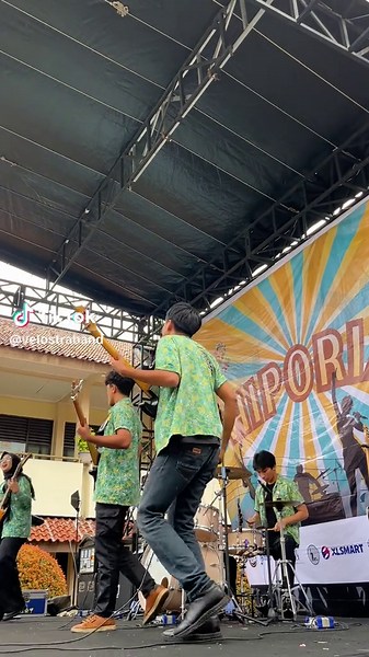Cantik Kahitna live cover — Band Festival dan Panggung Romantis