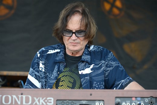 '70s rocker, with major hit song, dead at 75