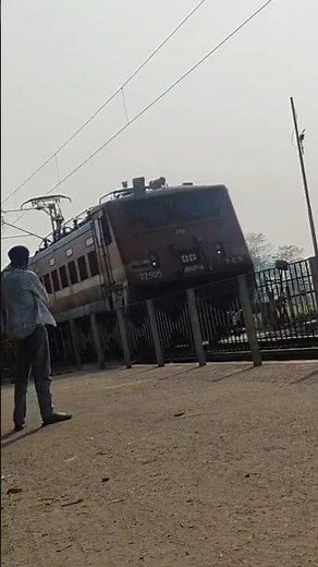 Rhythmic Railway TRACK SOUNDS | WAP7 with LHB and WAP4 with ICF Train Sounds Indian Railways#shorts