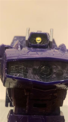 Shockwave trying to see how megs would react seems logical…maybe lol #tmnt #transformers #transformersprime #actionfigures #fyp