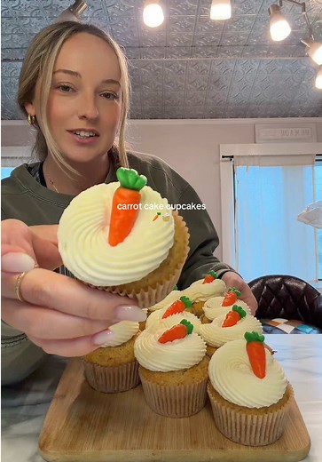 Easy Carrot Cake Cupcakes with Cream Cheese Frosting Recipe