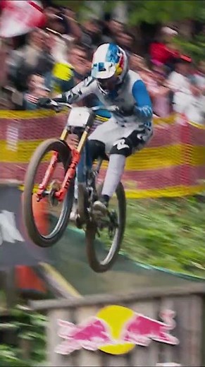 Gracey Hemstreet and Jackson Goldstone dominated #Dowhnill in Leogang last year! 🥇🇨🇦 #MTBWorldCup