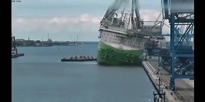 DEME's revolutionary offshore installation vessel ‘Orion’ crane collapsed during load tests ~ Video : Serious accident during overload test was due to Crane hook notwithstanding the load : Video Courtesy: Barry Devlin : Details: https://www.nauticuslive.com/post/1261/serious-accident-during-overload-test-was-due-to-crane-hook-notwithstanding-the-load : #NauticusLive #Germany #DEME #Liebherr #COSCO #Crane #Failure #Equipment #Risk #Investigation #Incident #Offshore #InstallationVessel #HeavyLift 