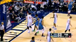 Andrew Wiggins 切入，起跳，在Jokic 頭上灌下去。 他今場得40 (26投15中)，助作客的Timberwolves 以112-99 勝Nuggets。Wiggins 上場對Cavs 得41分。 小編：呢球入樽，你比幾多分？50分滿分啦當然。 影片：NBA | 極力誌籃球 Clutch