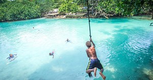 Travel Guides: the greatest hits of Vanuatu on air now – Karryon
