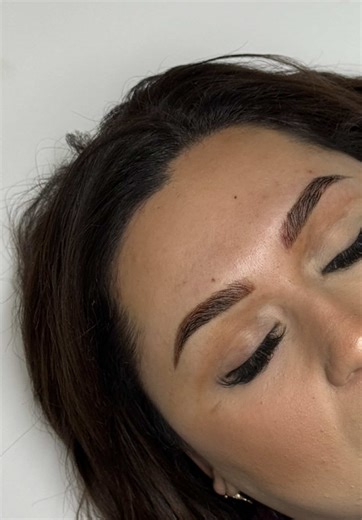 If you love a soft, filled-in makeup look without having to draw on your brows every day… powder brows are for you 😮‍💨 Powder brows create a smooth, shaded effect that enhances your natural shape while adding definition, symmetry, and fullness. This service is perfect for anyone with sparse brows, uneven shape, or those who simply want low-maintenance, long-lasting brows. Wake up ready. Sweat-proof, smudge-proof, and customized just for you. Now booking powder brows 🤍 Link in bio. #powderbrow