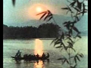 Que Huong Do Trung Quan.wmv