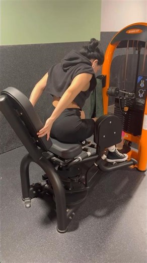 Training lower body because my posture and legs need strength 💪