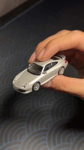 Unboxing the Tarmac Porsche 911 GT3 (996)