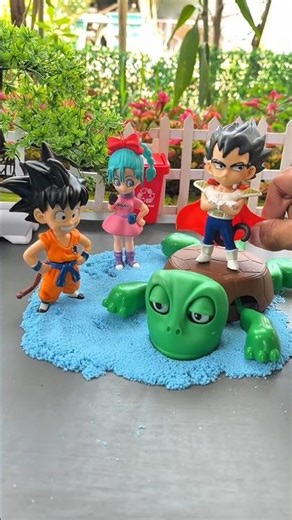 Goku, Bulma and Vegeta play together. #dragonball #goku #actionfigures #shorts