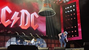 5.2K views · 243 reactions | Perth 04.12.2025 Hells Bells Vidéo by David Andres Salamanca Vargas | AC/DC World Tour | Facebook