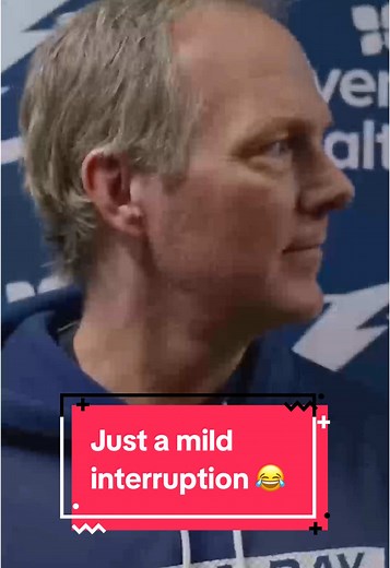 Lightning Strikes Water: A Stunning Visual Experience