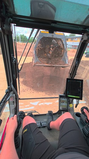 17K views · 15K reactions | Screening the topsoil with @mbcrusher Screening Bucket #mrajworks #mbcrusher #topsoil #work #easy #new #experience | Mr.AJWorks | Facebook