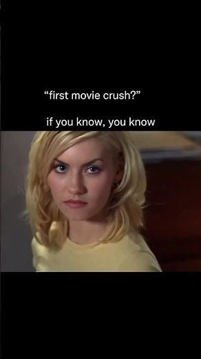 In The Girl Next Door (2004) Elisha Cuthbert’s intimate scenes were filmed on a strict closed set