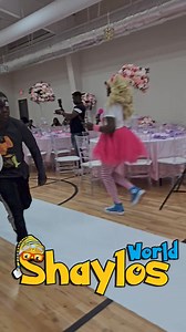 Balloon butt game😃 Very interesting and intense game... #familygames #kidsmc #shaylosparty #kiddiesparty #Kidspiration #children #kids #childrenparty #kidsworld #shaylos #shaylosparty #shaylosworld #childrensparty #party #partygames #kidsparty #birthday #birthdaypartyideas | Shaylos World