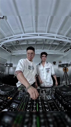 #djquanganh #djjchieunt #dj #vietmixnew #nhachaymoingay #nhacdienturemix #remix #nhacremix #nhachay