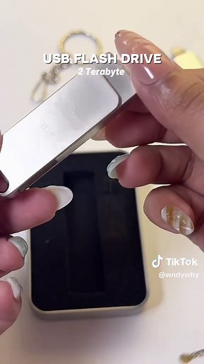 Dual USB Flash Drives for iOS and Android Users