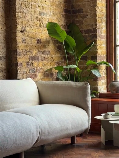 The modular system behind Cozmo’s design. Our sofas are built to move with you. Modular pieces that can be reconfigured, expanded, or adapted as your space changes. Easy to assemble, simple to rearrange, and designed to fit through doorways and into real homes. Flexibility, without compromise.