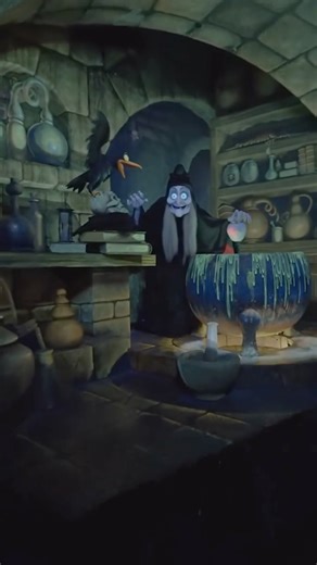 4K Theme Park Videos on Instagram: "Snow White’s Enchanted Wish | Disneyland 🏰 🍎 Riding Snow White’s Enchanted Wish is simply a sweet, delightful experience that transports you right into the heart of the first Disney animated feature! Located in Fantasyland, this dark ride is pure, storybook magic from start to finish. What makes it so fun is the incredible attention to detail. The ride glitters with new projection effects and vibrant colors, making the journey feel truly enchanting—from the