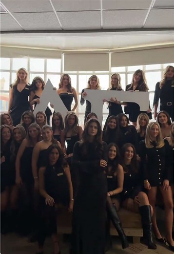 Hello Sisterhood! 🖤 XO, DG #deltagammamiamiohio #miamiohiodeltagamma #recruitment #deltagamma #miamiohio