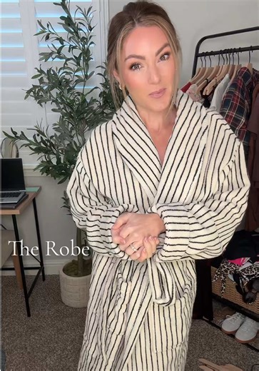 Luxury Bathrobes from The Loomia for Cozy Comfort